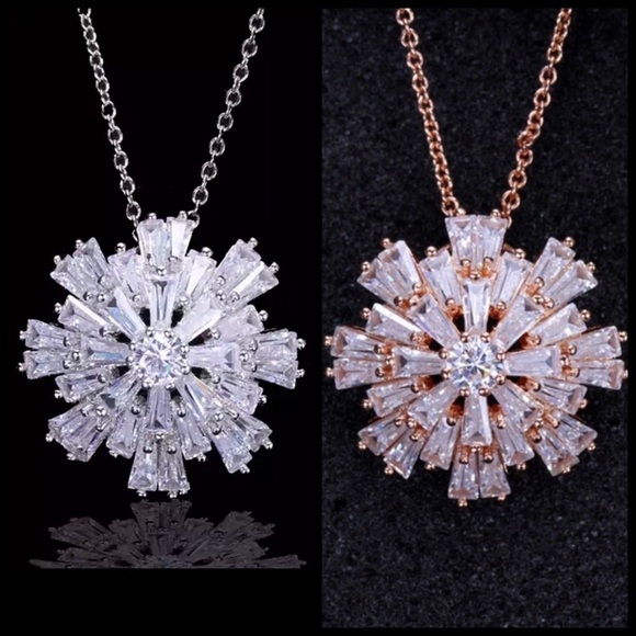 Swarovski Crystals Lendin Starburst Necklace - Picture 3 of 7